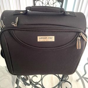 London fog Milano collection small bag zippered